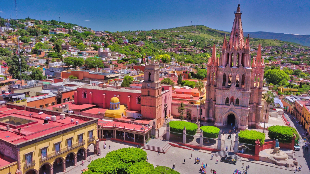 Why is San Miguel de Allende a popular travel destination